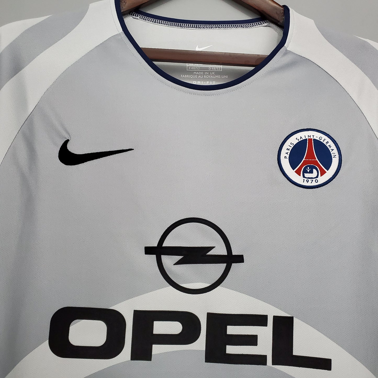 Camisa Retrô PSG Away 2001/02
