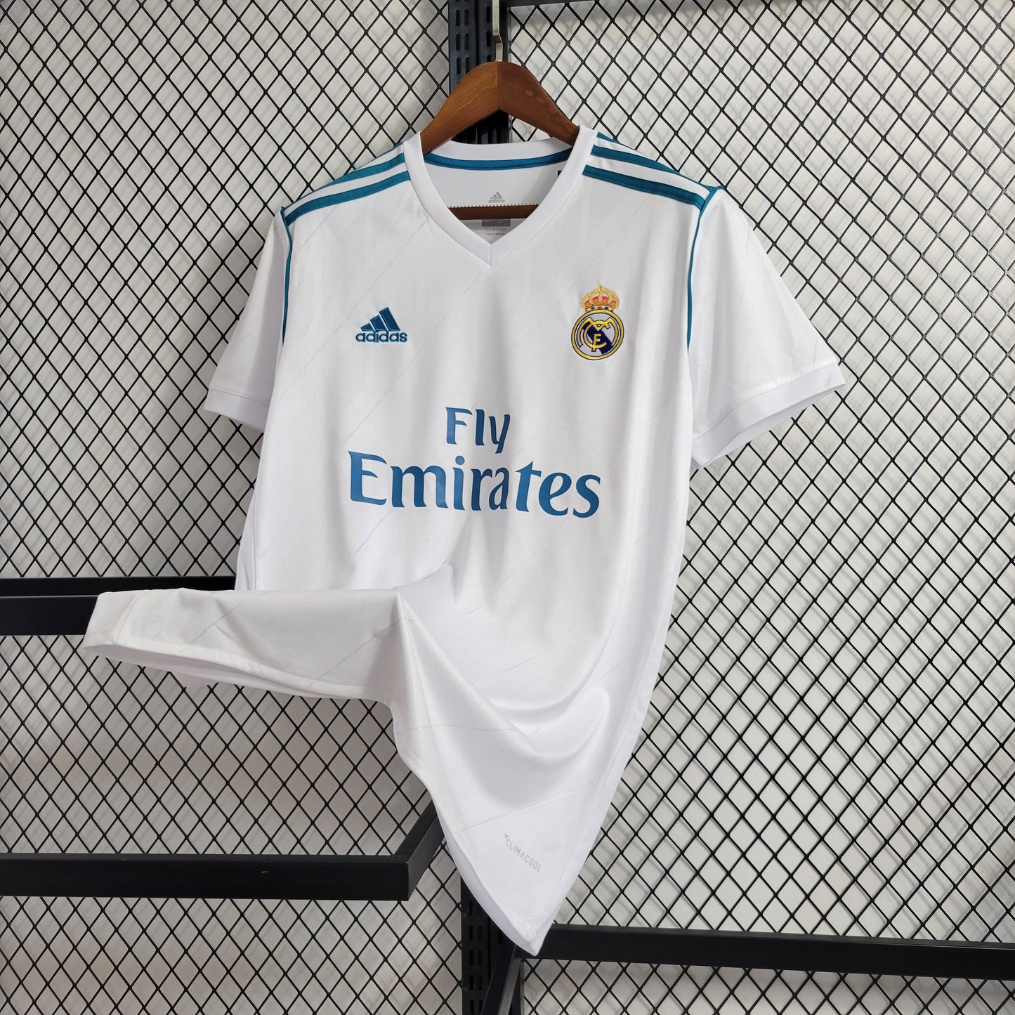Camisa Retrô Real Madrid Home 2017/18