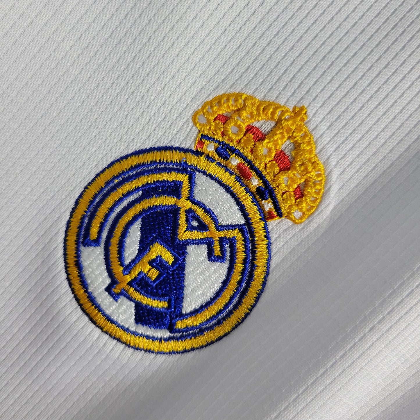 Camisa Retrô Real Madrid Home 2019/20