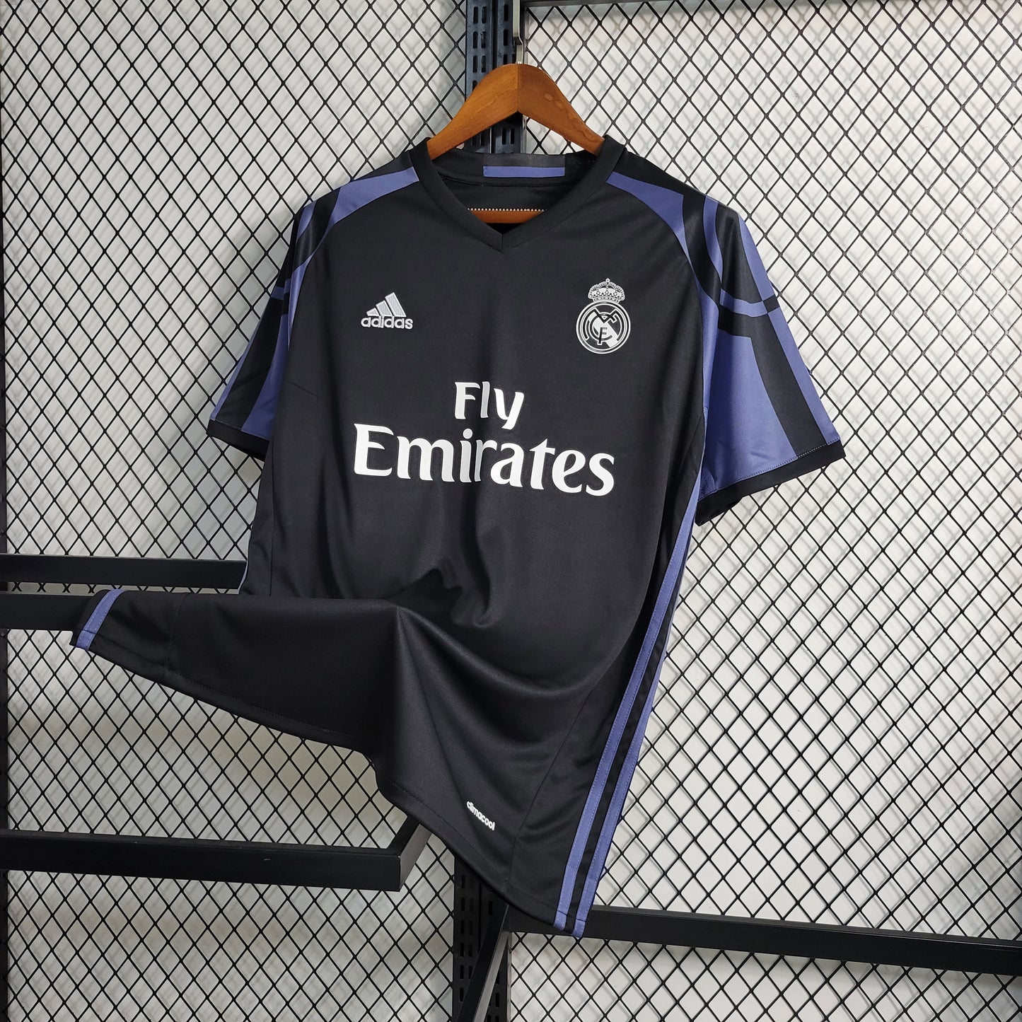 Camisa Retrô Real Madrid Third 2016/17
