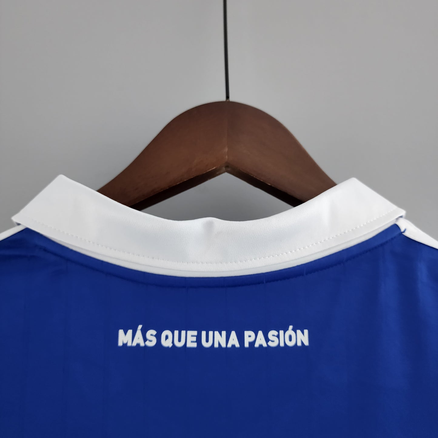Camisa Torcedor Universidad de Chile 95th Anniversary Edition 22/23