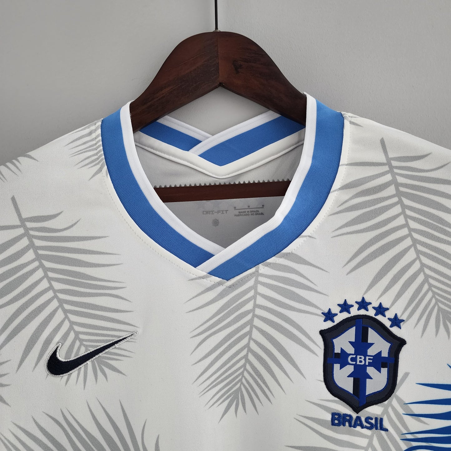 Camisa Torcedor Brasil Conceito "White" Feminina 2022